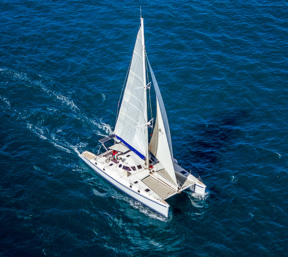 Distinguishing characteristics of monohulls and multihullsDistinguishing characteristics of monohulls and multihulls